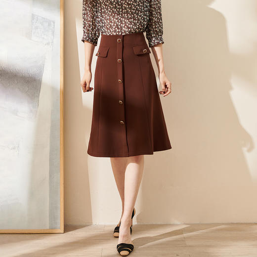 剩S 米思阳2024秋季新款通勤休闲深咖色半身裙扣子点缀a字直筒裙0787 商品图2