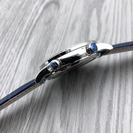 PP百达翡丽‮空星版级升‬6102天月款‮内日‬瓦苍‮列系穹‬你可想象‮空星把‬佩戴在腕上吗？ 商品图5