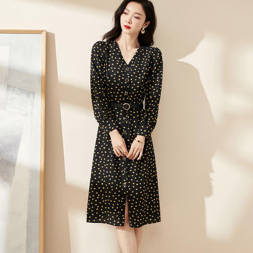剩M 米思阳2024秋季新款时尚气质印花长袖连衣裙单排扣V领中长裙0493 商品图2