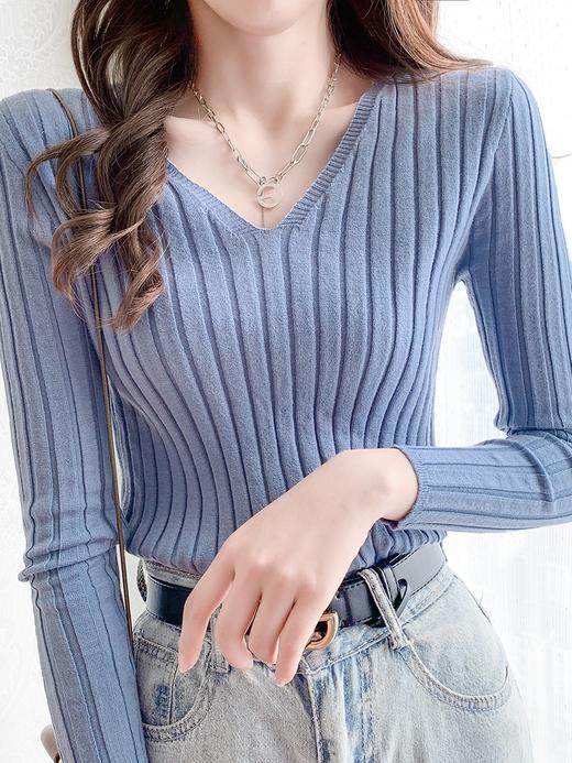 【时尚百搭 遮肉显瘦】V领坑纹针织衫2021秋冬内搭修身长袖套头包芯纱毛衣女打底衫 商品图3