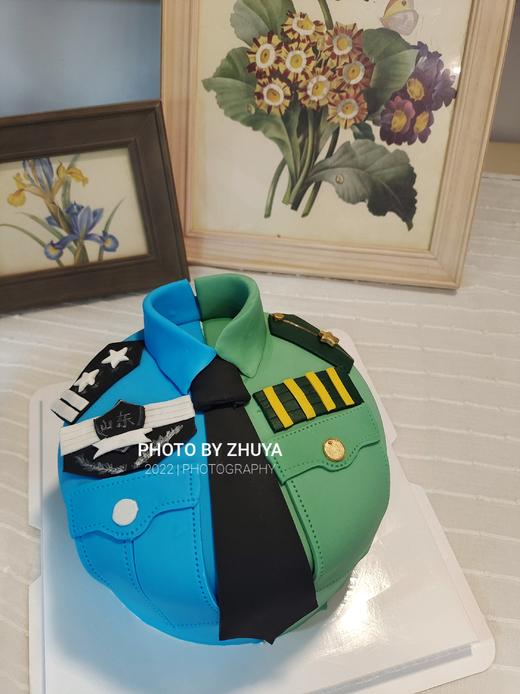 制服主题蛋糕（提前1天预约，奶油霜工艺） 商品图0