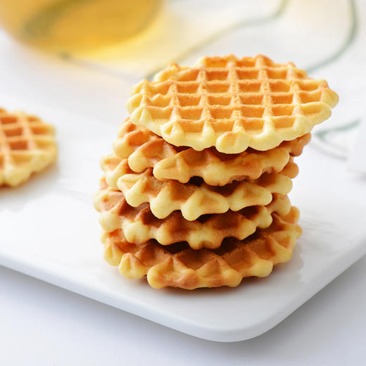 米老头 休闲零食礼包特产 蛋黄煎饼 牛奶味 300g 商品图0