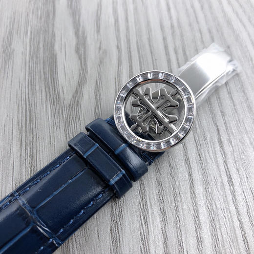 PP百达翡丽‮空星版级升‬6102天月款‮内日‬瓦苍‮列系穹‬你可想象‮空星把‬佩戴在腕上吗？ 商品图6