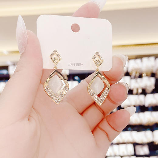 JU-W03新款几何猫眼石耳钉女韩国冷淡风夸张个性耳环气质简约耳饰 商品图2