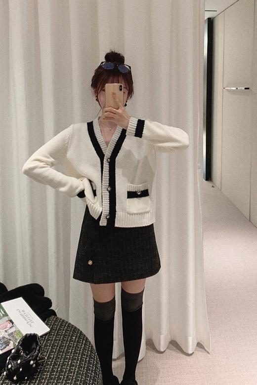 香香黑 镂空XS 金蘑菇菇【富士山香香】谁穿都好看的黑白气质甜v领针织开衫 商品图5