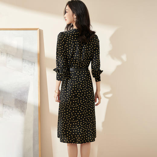 剩M 米思阳2024秋季新款时尚气质印花长袖连衣裙单排扣V领中长裙0493 商品图4