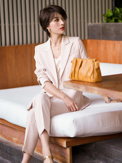 春秋新款职业时尚气质女神范正装双排扣西服外套 商品图2