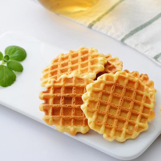 米老头 休闲零食礼包特产 蛋黄煎饼 牛奶味 300g 商品图2