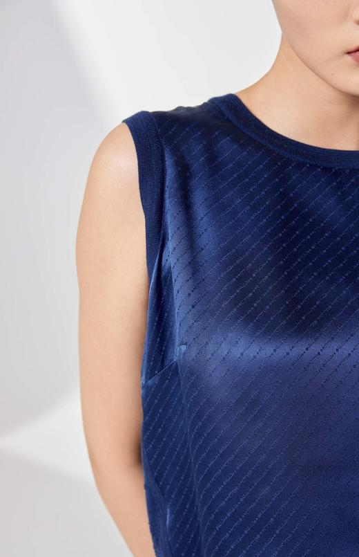 真丝羊绒圆领针梭相拼女式背心 SJS94W006K 商品图4