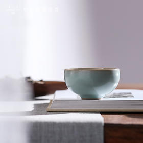 问鼎汝瓷复刻款天青圆口杯