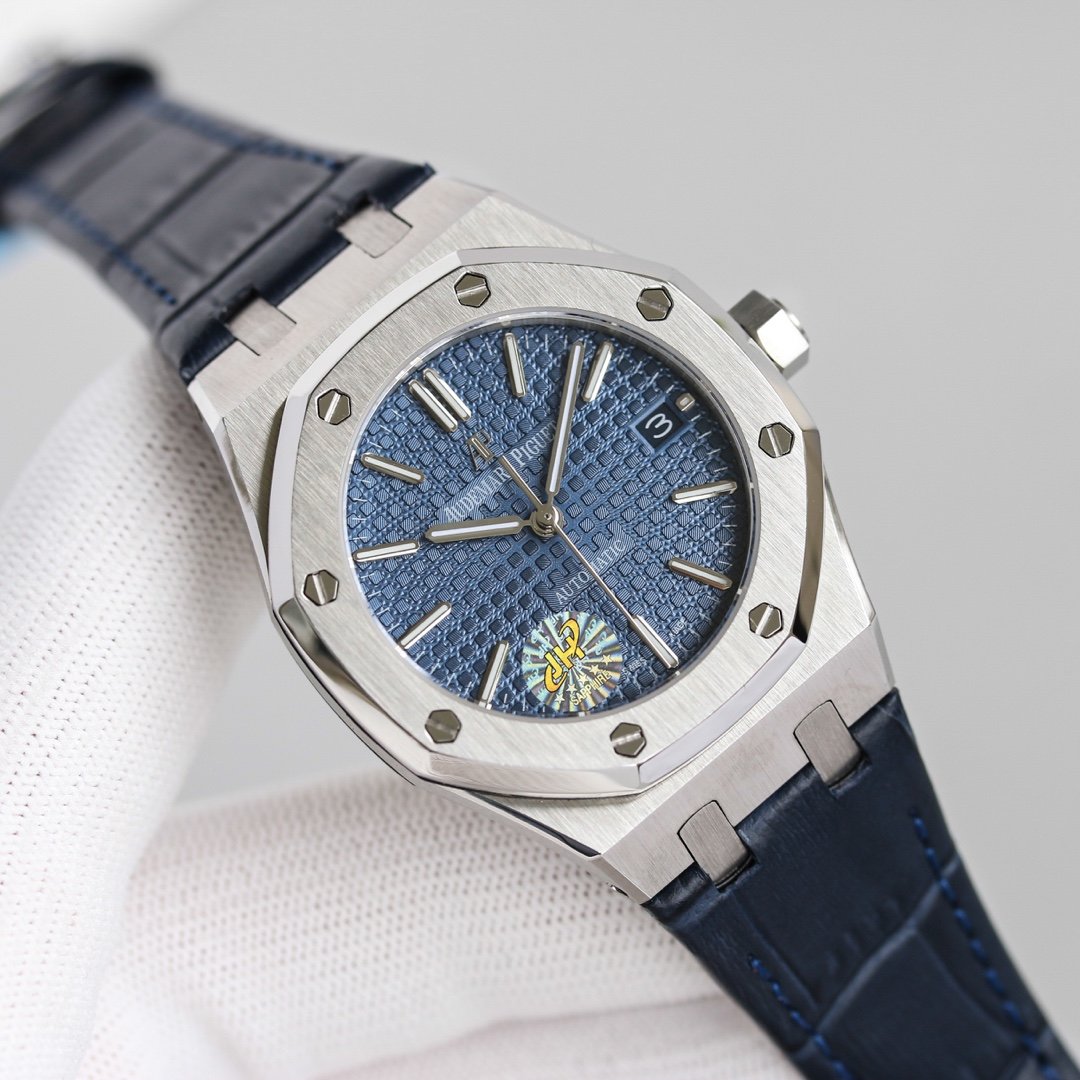 爱彼audemars piguet 皇家橡树15450st系列女款手表全新呈现 1 圈口