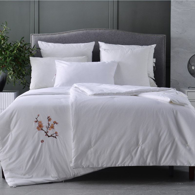 多喜爱---双宫桑蚕子母被  〈唐宫梅坊桑蚕丝子母被〉