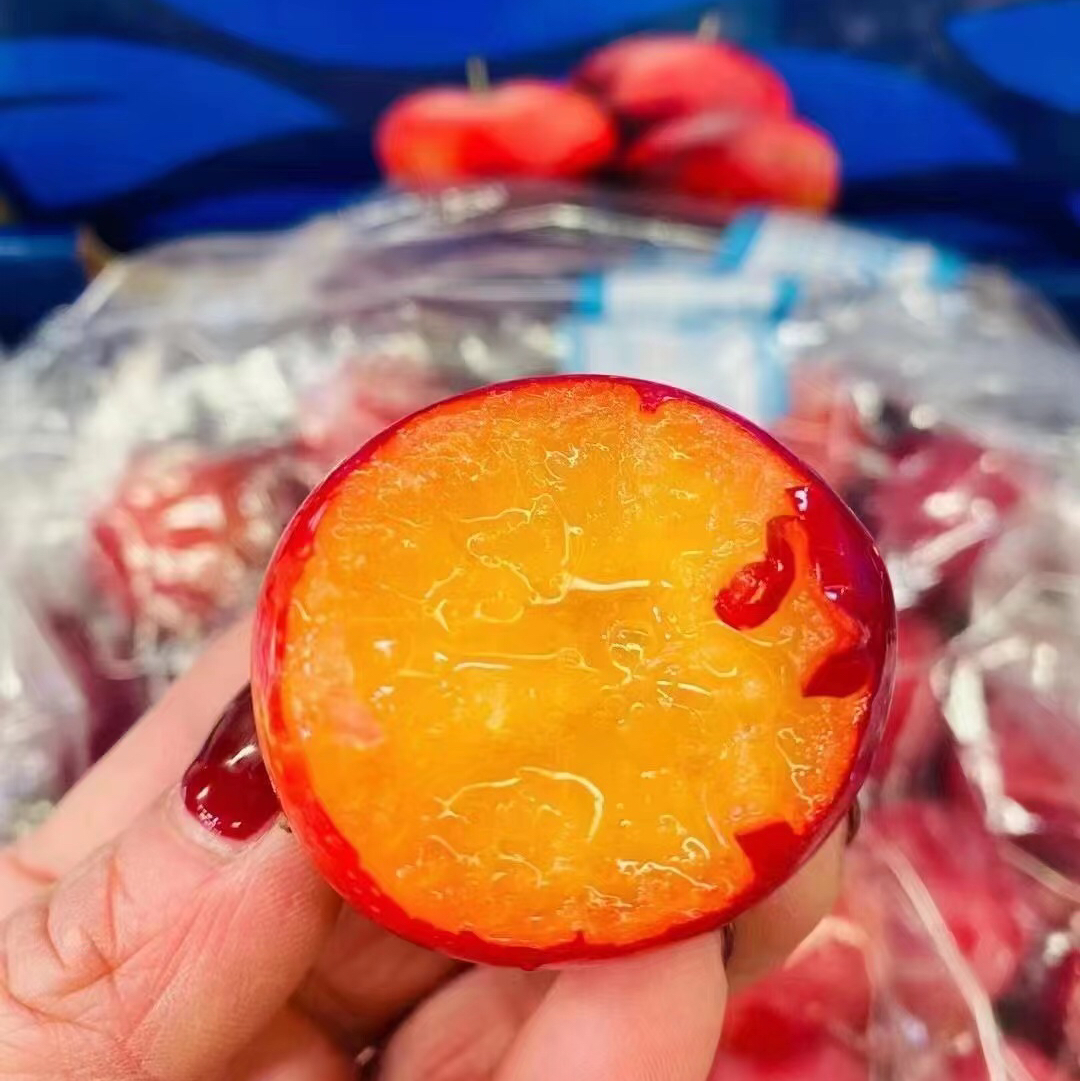 🍒樱桃李🎉5JJJJJ 稀有品种闪亮登场🤔 琥珀色的果肉，极小的核，口感很甜，丰润多汁，入口难忘[强]看起来像李子，吃起来像樱桃一样甜美[色][色]