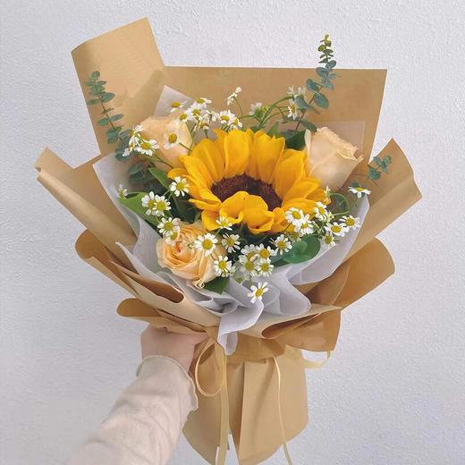 向日葵香槟玫瑰混搭ins小花束送男友女友闺蜜企业公司送员工客户生日毕业照妇女节祝福高考考生送花量大从优可咨询小预算 商品图1