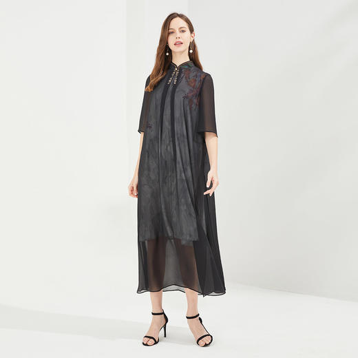 PG87E斯尔丽瑟俪旗立领定位花烫钻中式撞色长款连衣裙 商品图3