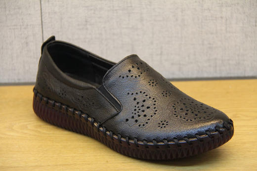 豪行夏季新款20292751软底舒适真皮女鞋镂空平底牛筋防滑底舒适鞋 专柜正品 商品图0