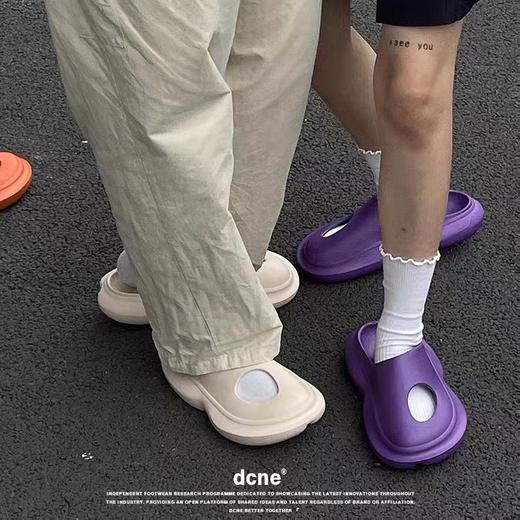 【设计绝了，轻盈柔软，久穿不累！】2023新款个性十足洞洞鞋，居家室外拖鞋，情侣拖鞋沙滩鞋。 商品图7