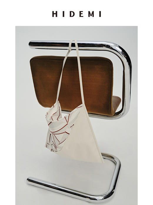 HIDEMI 红白几何印花拼皮背包 商品图3