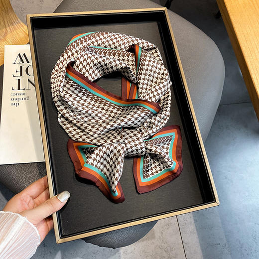 韩版新款千鸟格仿真丝小丝巾女2021时尚复古围脖保暖领巾发带-Z仓 商品图3