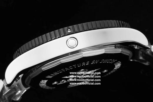 TF百年灵超级海洋44mm特别版腕表，搭载打磨洗花机2824，精钢表带，密底，自动机械机芯，男士腕表 商品图5