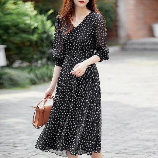 优雅到骨子里气质V领小圆圈连衣裙  YX2249 商品图0