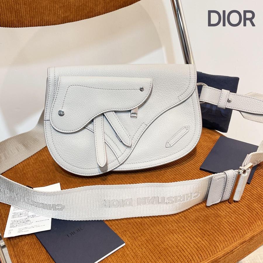 dior 岩石灰 牛皮 马鞍 胸包