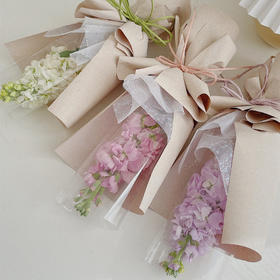  春日小诗 · 花束