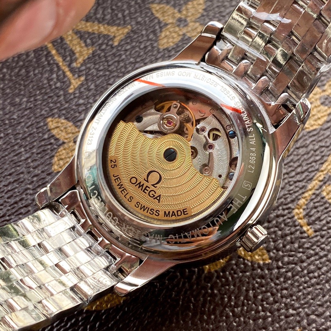 欧米茄 omega omega【类型】男士腕表【机芯】全自动机械机芯