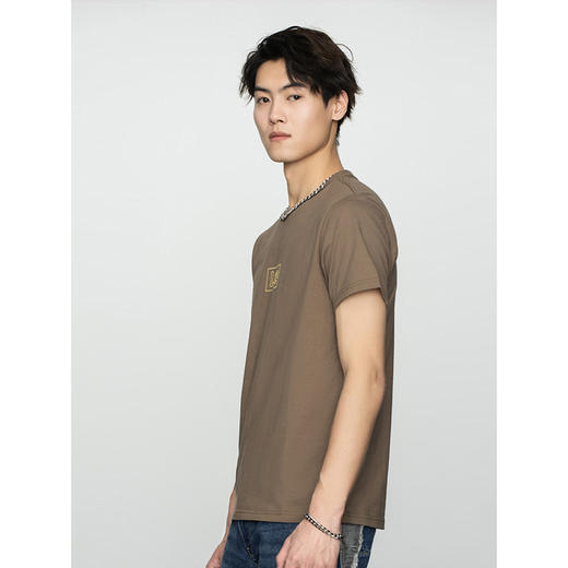 LEE 春夏新品标准版多色发泡印花男短袖T恤LMT0015983RX00F 商品图3