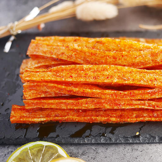 【食品酒水】新日期卫龙辣条大面筋65g辣棒亲嘴豆皮整箱120袋网红办公室 商品图4