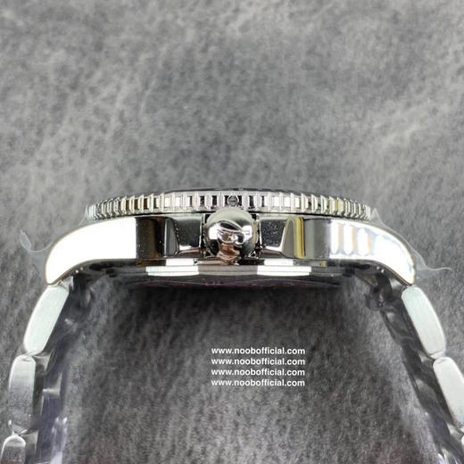 TF百年灵超级海洋44mm特别版腕表，搭载打磨洗花机2824，精钢表带，密底，自动机械机芯，男士腕表 商品图14