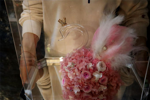 天鹅永生花礼盒 商品图5