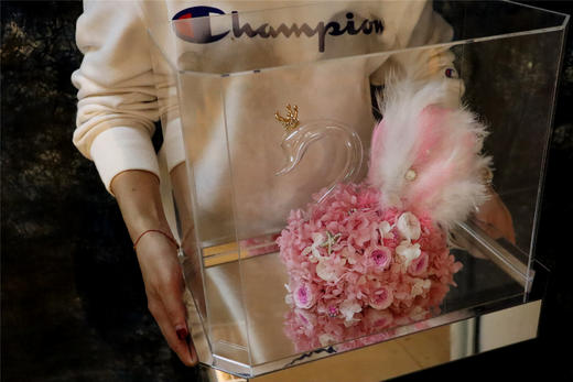 天鹅永生花礼盒 商品图4