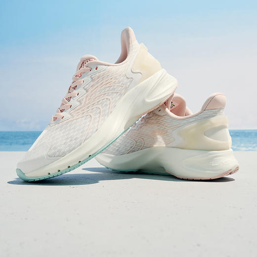 安踏羚跑2.0丨虫洞科技跑步鞋女2022春夏新款透气软跑鞋122225585-1/8/11 商品图3