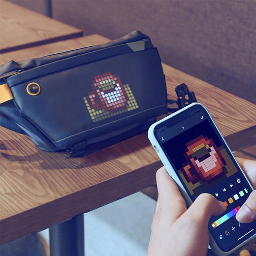 Divoom点音LED屏胸包像素DIY斜挎包单肩背包披荆斩棘的哥哥同款 商品图1