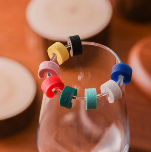 Cheer启尔 酒杯识别环 迷你小巧酒杯识别器 梦幻彩虹色 8颗装 商品图4