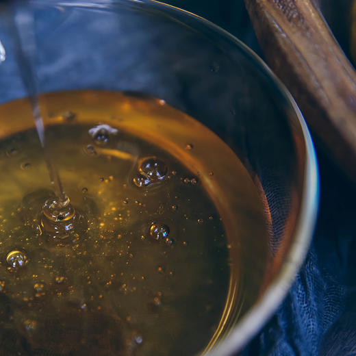 用自然的精华从头疏起 佛手柑轻盈蓬松洗发水 330ml/瓶 商品图4