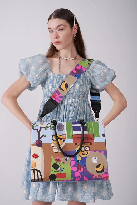 小黄人跨界撞色印花托特包 商品图8