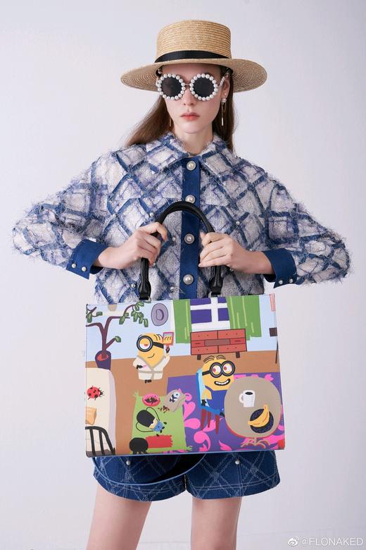 小黄人跨界撞色印花托特包 商品图7