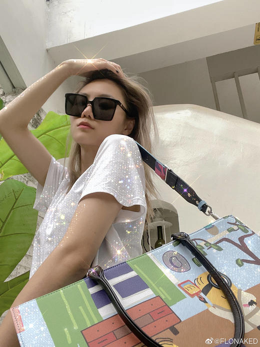 小黄人跨界撞色印花托特包 商品图5