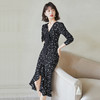 2022年春装新款连衣裙女V领系带碎花高级感鱼尾裙  NSM1807 商品缩略图1