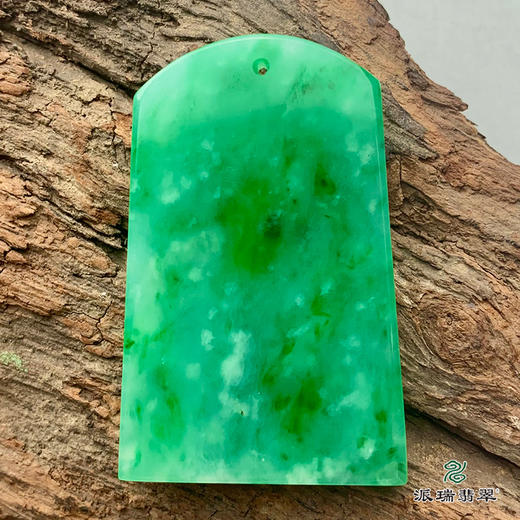 派瑞翡翠 翡翠挂件 糯种 绿色 商品图3