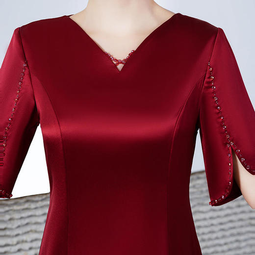 WXG8326新款高端优雅气质修身V领五分袖礼服裙 商品图4