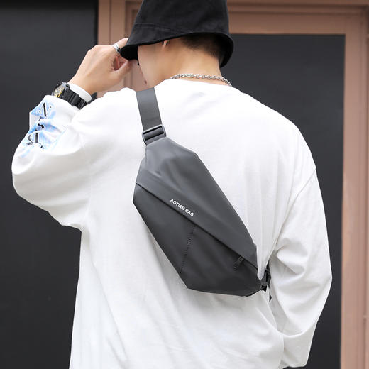 皮卡诺腰包6020男包新款时尚斜挎包男士休闲大容量单肩包牛津布户外潮流胸包男 商品图3