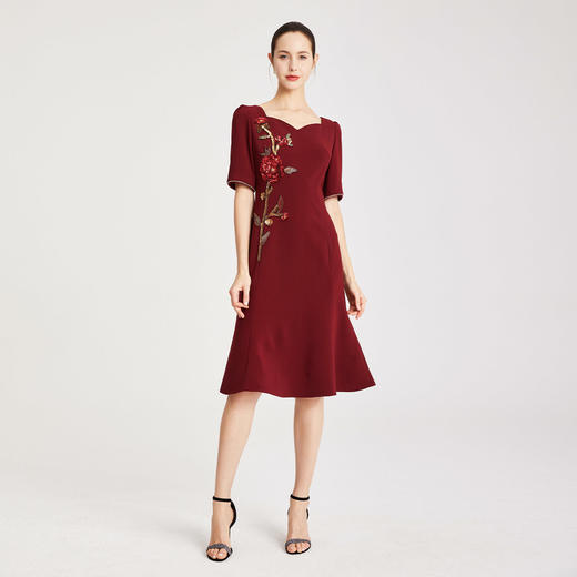 QF89A瑟俪2022年夏季上新桃形领优雅大方钉珠鱼尾摆小礼服连衣裙 商品图3