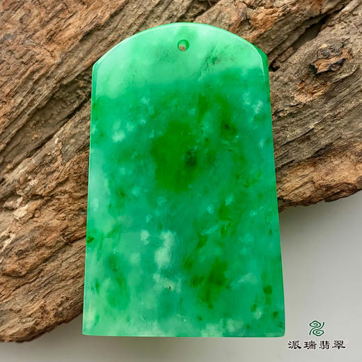 派瑞翡翠 翡翠挂件 糯种 绿色 商品图1