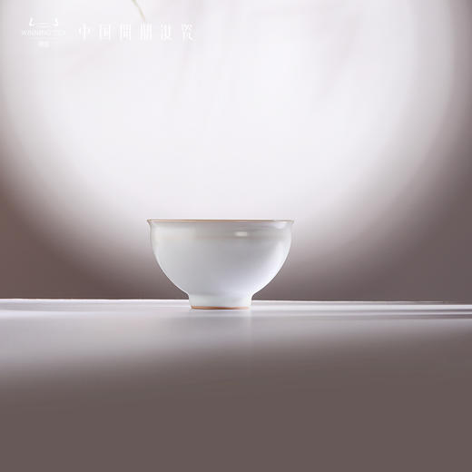 问鼎汝瓷复刻款月白折口碗 商品图0