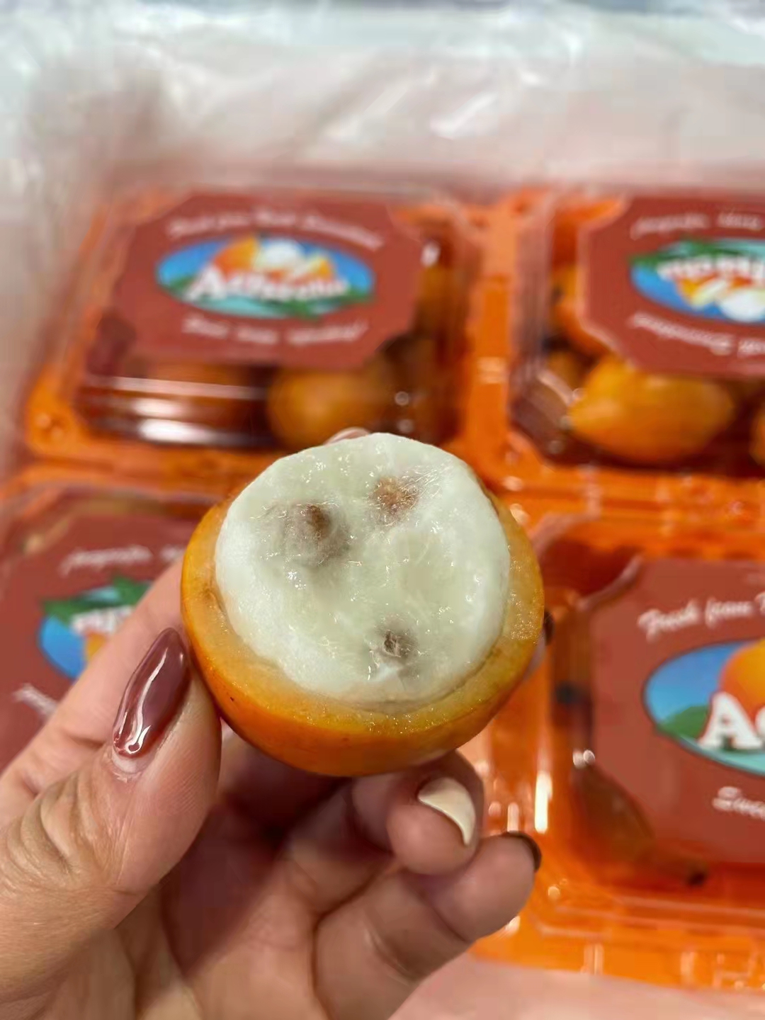 『澳洲achacha黄金山竹』果皮橘红色,果肉白色, 吃起来有山竹 香蕉