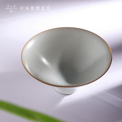 问鼎汝瓷复刻款月白大斗笠杯 商品图1