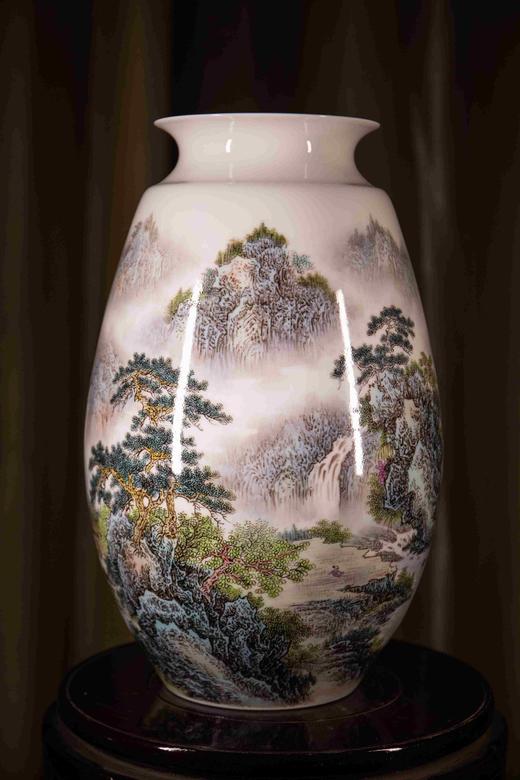 欧阳秋霞:粉彩山水山青水秀 商品图0